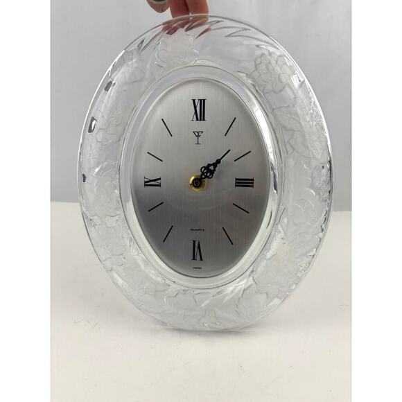 VTG Oval Crystal Clear Signatures Floral Rim Design Wall Clock Japaan Works - Picture 7 of 16